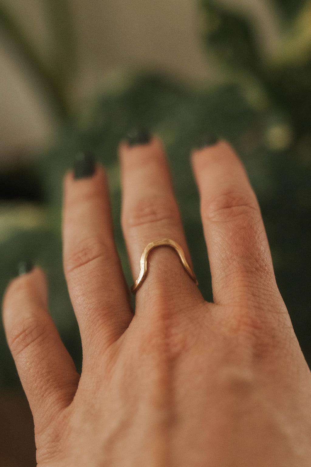 To the Hills | Hammered Contour Ring