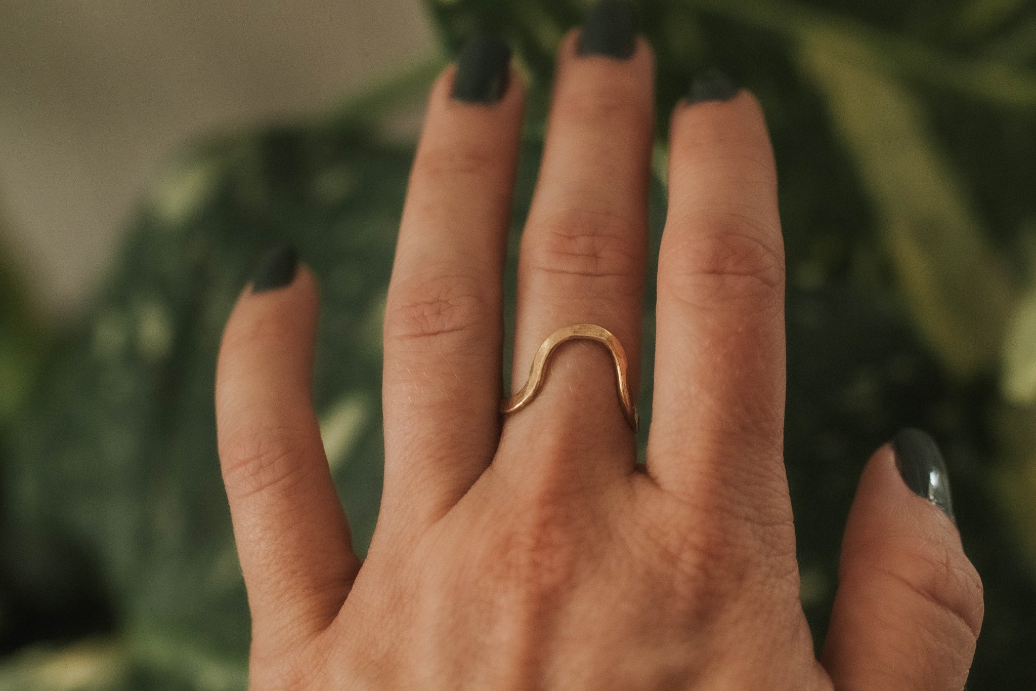 To the Hills | Hammered Contour Ring