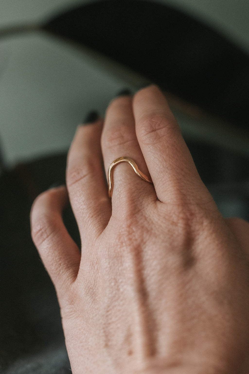 To the Hills | Hammered Contour Ring